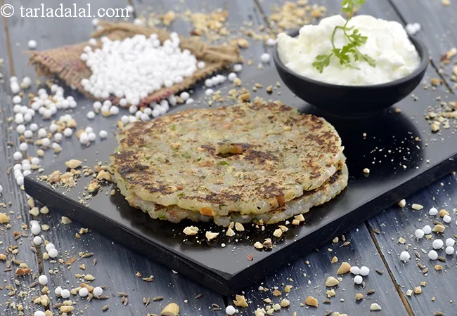 sabudana thalipeeth recipe | upvas thalipeeth | sago thalipeeth for vrat | Indian farali thalipeeth |