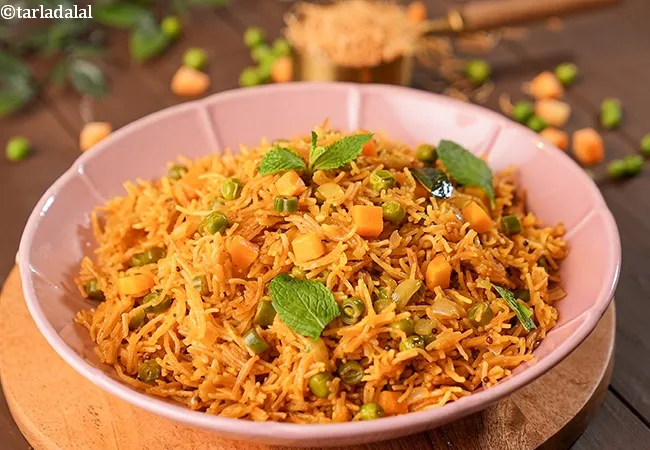 seviyan pulao recipe | semiya pulao | vermicelli pulao for breakfast and lunch box treat | sevai pulao | shavige pulav