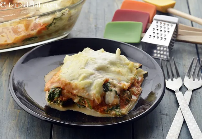 spinach lasagna recipe | vegetarian spinach lasagna | Indian style spinach lasagna with white sauce |
