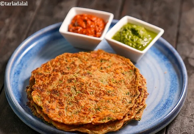 sprouted matki uttapam recipe | sprouted matki vegetable pancake | healthy matki vegetable chilla