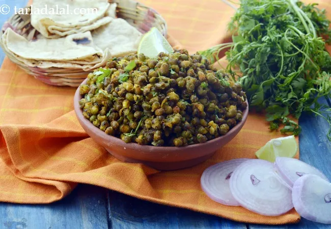 sukha moong recipe | Gujarati dry moong | healthy sukha mung | dry whole mung sabzi |