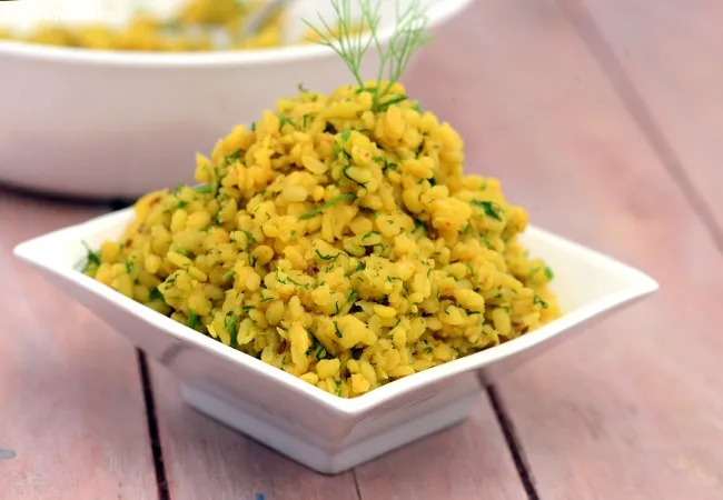 suva moong dal sabzi recipe | healthy shepu yellow moong dal sabzi | dry dill moong dal sabzi |