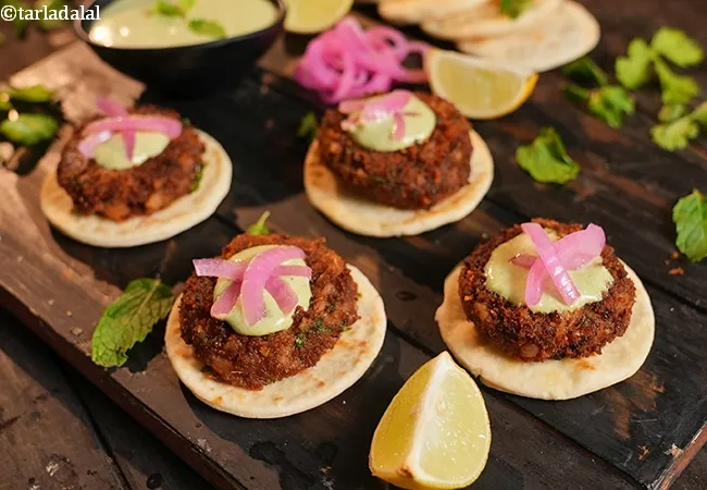 veg galouti kebab recipe | Lucknowi veg galouti kababs | rajma galouti kebab on crispy naan