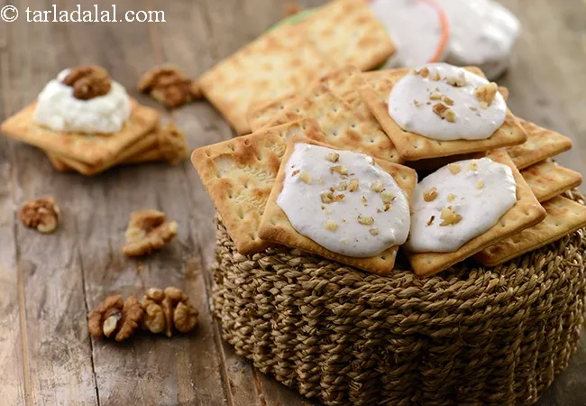 walnut dip recipe | quick akhrot paneer dip | healthy Indian walnut paneer curd dip |