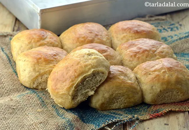 whole wheat ladi pav recipe | eggless ladi pav recipe | homemade Indian ladi pav |