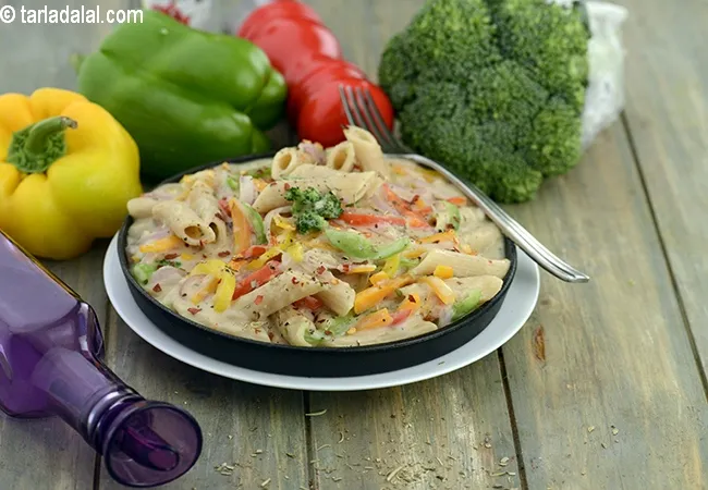 whole wheat pasta in low calorie white sauce recipe | whole wheat pasta for weight loss | Indian style whole wheat penne in white sauce
