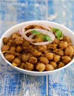 Chole Bhature recipe | Chole Recipe | by Tarla Dalal | Tarladalal.com ...