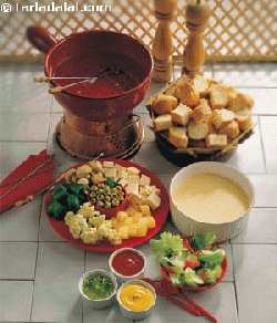 What are some easy fondue recipes?