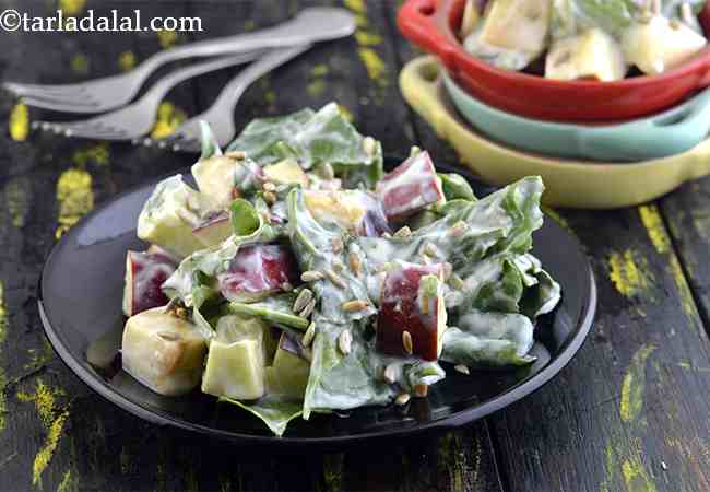 Baby Spinach and Apple Salad in Curd Lemon Dressing