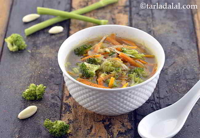  ब्रॉकली ब्रोथ - Broccoli Broth, Healthy Clear Broccoli Carrot Soup 