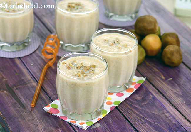  चिक्कू और नटस् का मिल्कशेक - Chickoo and Nut Milkshake 