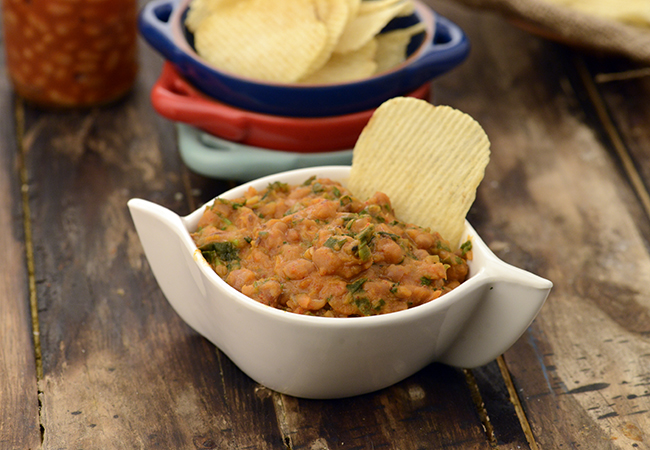  चिली बीन डिप विद चिप्स् - Chilli Bean Dip with Chips 