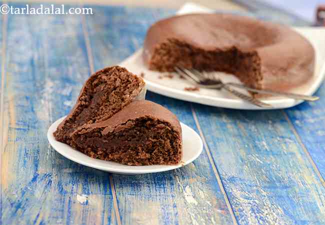 Eggless Chocolate Cake Using Microwave