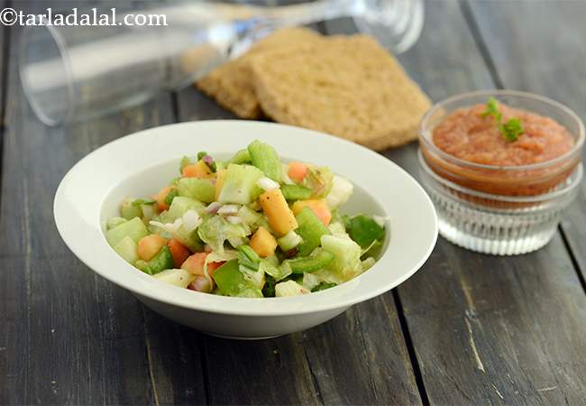 Fruit and Vegetable Salad with Apple Dressing