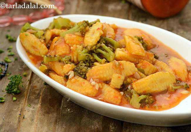 Hot Garlic Sauce with Baby Corn and Broccoli