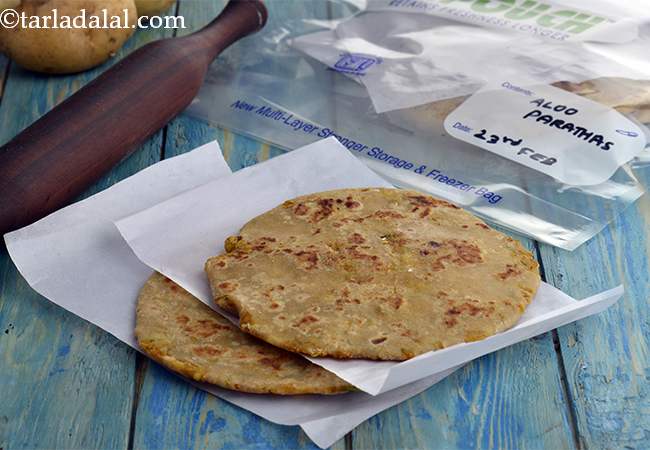 आलू पराठे का फ्रीज़ में संग्रह - How To Freeze Aloo Parathas, How To Store Aloo Parathas 