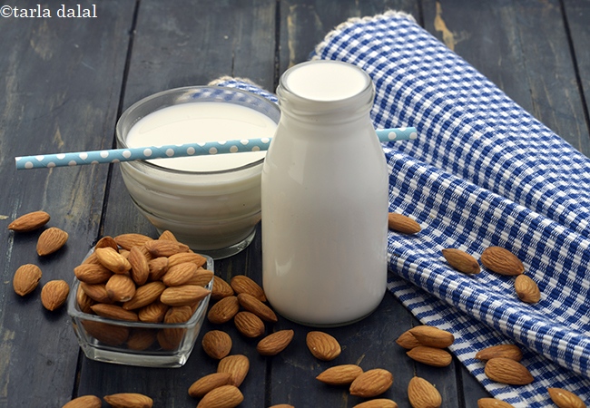 बादाम दूध रेसिपी | आलमंड मिल्क | बादाम दूध बनाने की विधि | बादाम का दूध के फायदे | Almond Milk, Homemade Pure Almond Milk