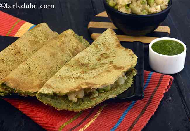  मूंग दल और पनीर का चिला - Moong Dal and Paneer Chilla 