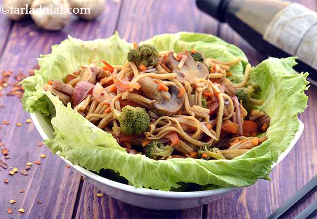 Mushroom, Broccoli and Noodle Salad in Hot and Sour Dressing