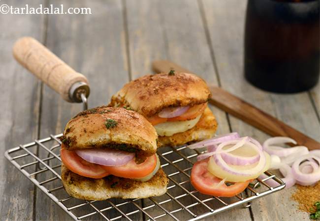  Pav Sandwich, Masala Pav with Potatoes, Tomatoes and Onions