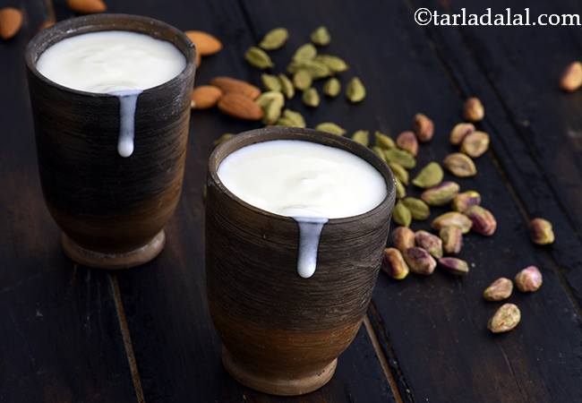 मिठी पंजाबी लस्सी - Sweet Punjabi Lassi, Dahi Ki Lassi