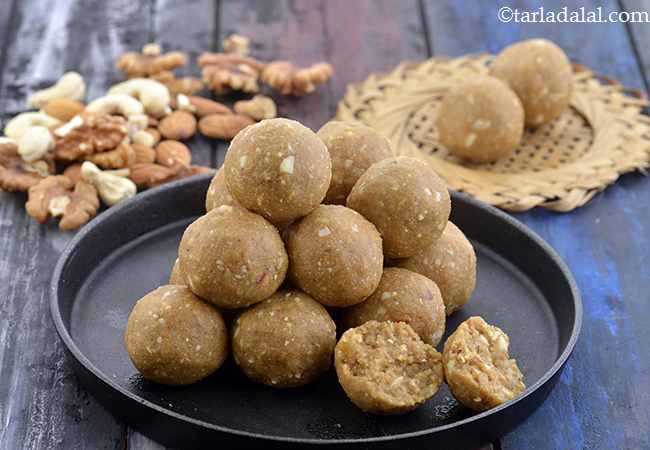Whole Wheat Flour and Jaggery Ladoo
