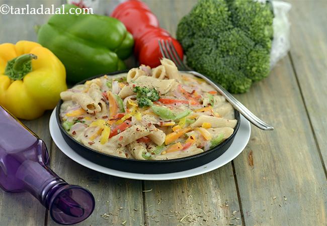 Whole Wheat Pasta in Low Calorie White Sauce