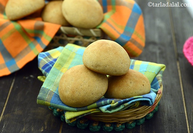  होल व्हीट ब्रेड रोल्स् - Whole Wheat Bread Rolls 