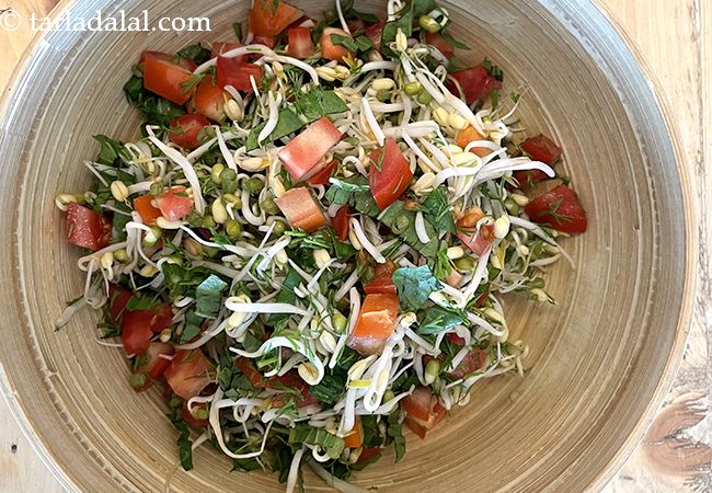 बीन स्प्राउट्स सुआ सलाद रेसिपी | हेल्दी बीन स्प्राउट्स सोआ भाजी सलाद | भारतीय स्टाइल बीन स्प्राउट्स सलाद | Bean Sprouts and Suva Tossed Salad