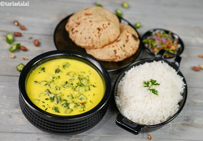 bhinda ni kadhi recipe | Gujarati bhindi ki kadhi | Indian style okra yogurt curry |