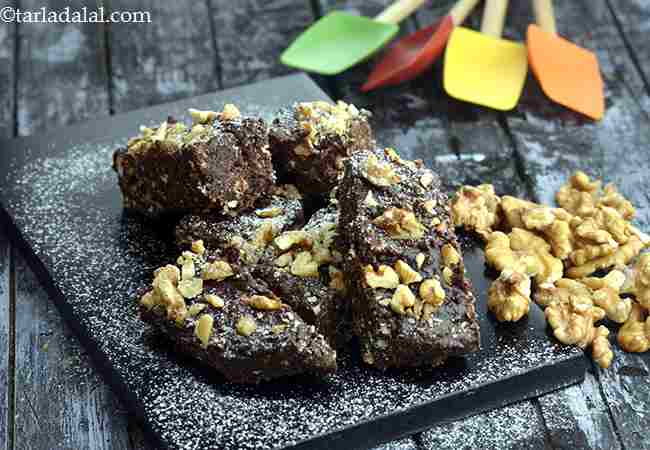 फ़ज फिंगर्स, गुइं चॉकलेट फ़ज डेसर्ट फॉर किड्स - Fudge Fingers, Gooey Chocolate Fudge Dessert for Kids