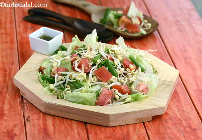  लैट्यूस एण्ड बीन स्प्राउट्स् सलाद इन लेमन ड्रेसिंग - Lettuce and Bean Sprouts Salad in Lemon Dressing 