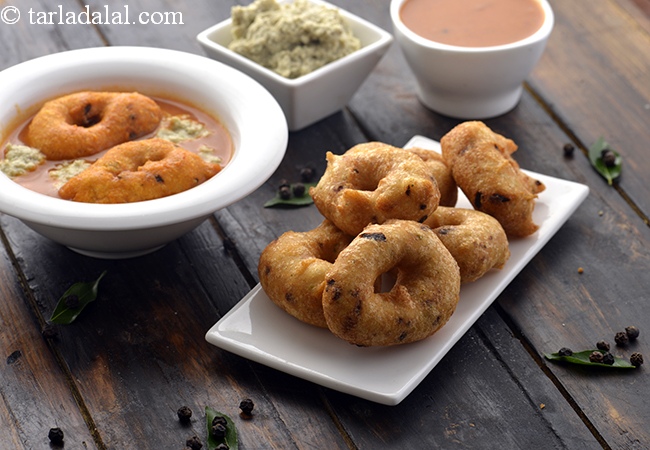 मेदु वड़ा | दक्षिण भारतीय मेदु वड़ा | उड़द दाल वड़ा | Medu Vada ( South Indian Recipe)