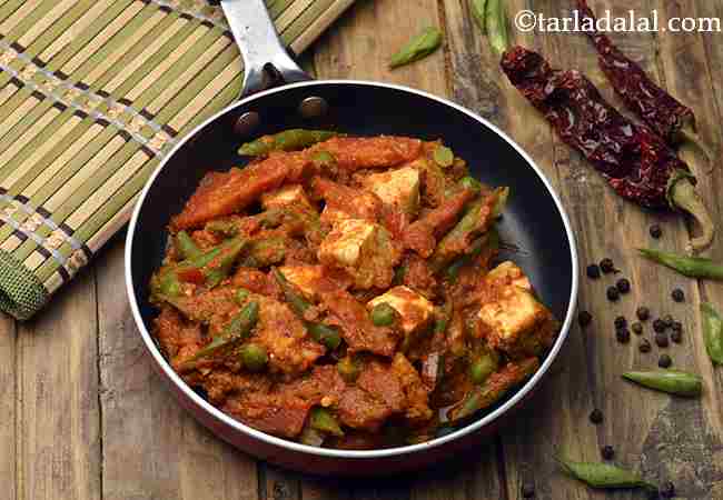  Mili Jhuli Subzi , Mixed Vegetables with Paneer in Red Gravy