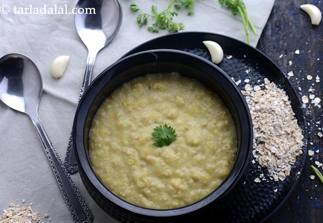 oats khichdi recipe | healthy Indian oats khichdi | oats moong dal khichdi | how to make oats khichdi for weight loss |