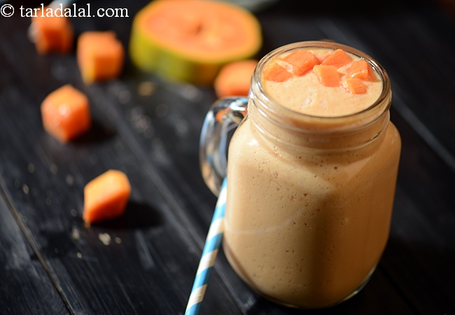 papaya smoothie recipe | healthy Indian papaya smoothie | papaya smoothie with curds and milk |