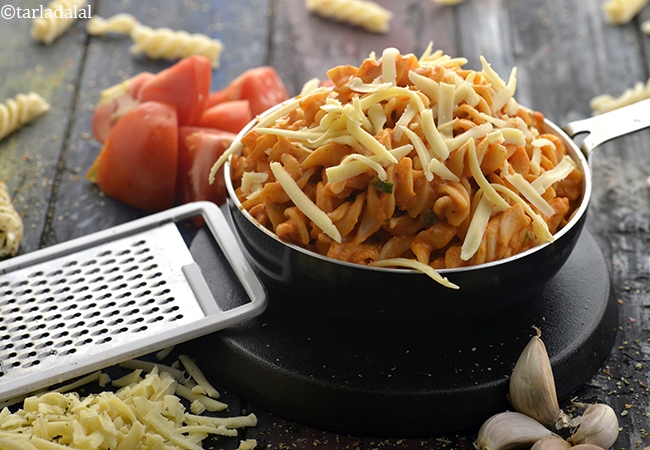 pasta in tomato sauce recipe | Indian style pasta in tomato sauce | veg pasta in red sauce for kids tiffin |