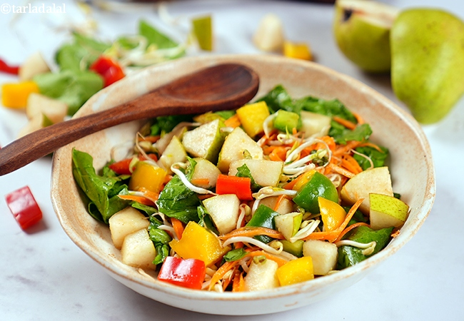 pear spinach sprouts salad | spinach pear carrot salad | healthy Indian pear salad | pregnancy salad | iron, vitamin b1, vitamin A rich salad |