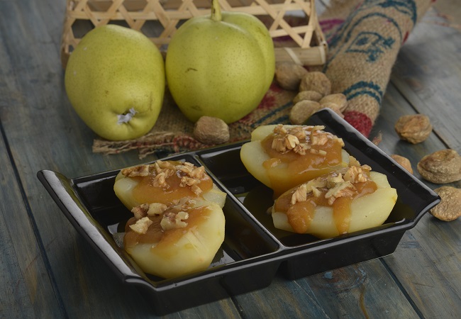  Pears with Apricot Sauce