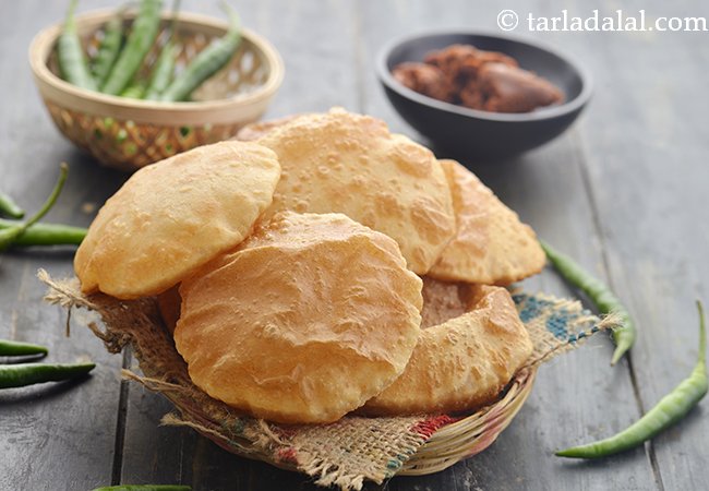 पूरी रेसिपी | गेहूं की पूरी | सादी पुरी | मुलायम पुरी | Puris ( How To Make Pooris )