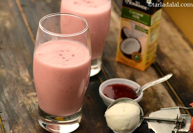 Strawberry and Coconut Milk Smoothie