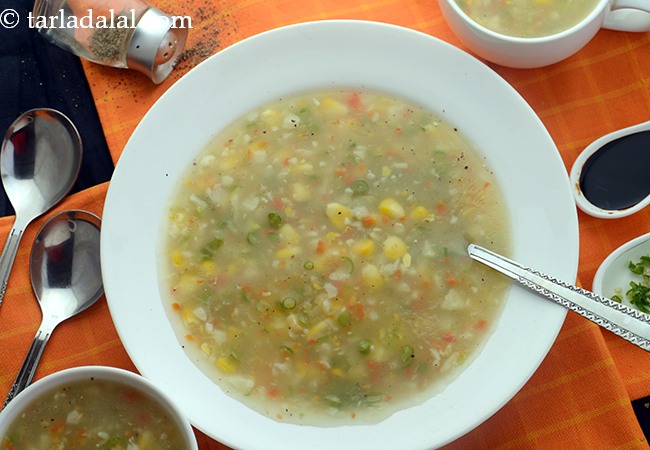 sweet corn vegetable soup recipe | sweet corn veg soup | Indo-Chinese sweet corn veggie soup