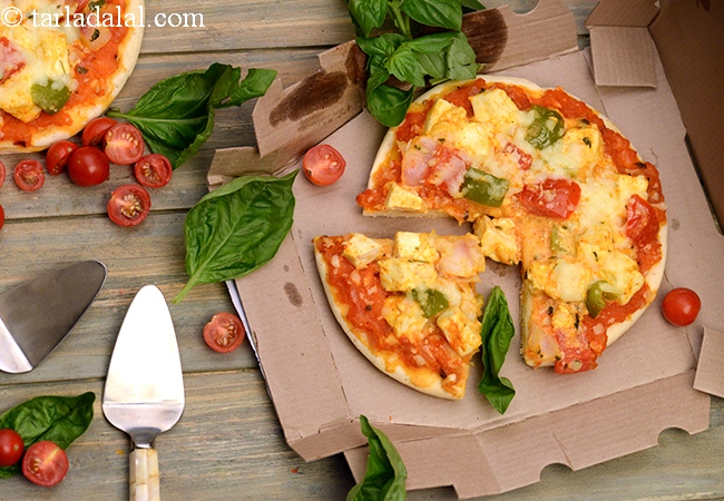 तंदूरी पनीर पिज़्ज़ा रेसिपी | पनीर टिक्का पिज़्ज़ा | पनीर तंदूरी पनीर पिज्जा | घर का बना पनीर पिज़्ज़ा | Tandoori Paneer Pizza, Paneer Tikka Pizza