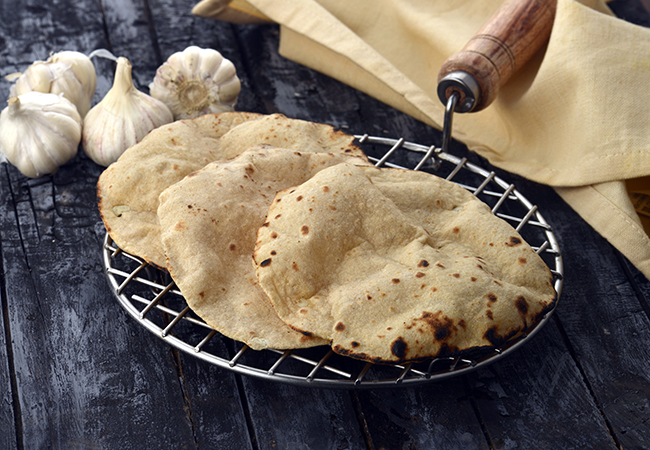  तंदुरी रोटी रेसिपी | तंदूरी रोटी | तंदूरी रोटी तवे पर | - Tandoori Roti, Tandoori Roti On A Tava 
